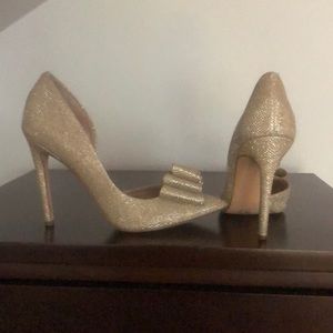 Betsy Johnson gold sparkle pumps